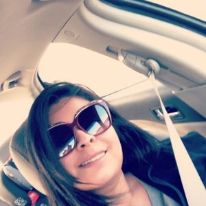 Meet your Posher, Saralina